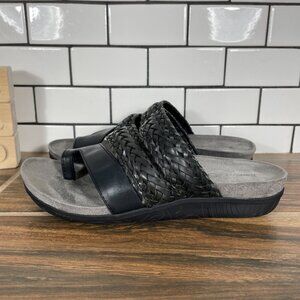 BareTraps Jonelle Womens Size 6 Shoes Black Weave Toe Loop Slide Sandals